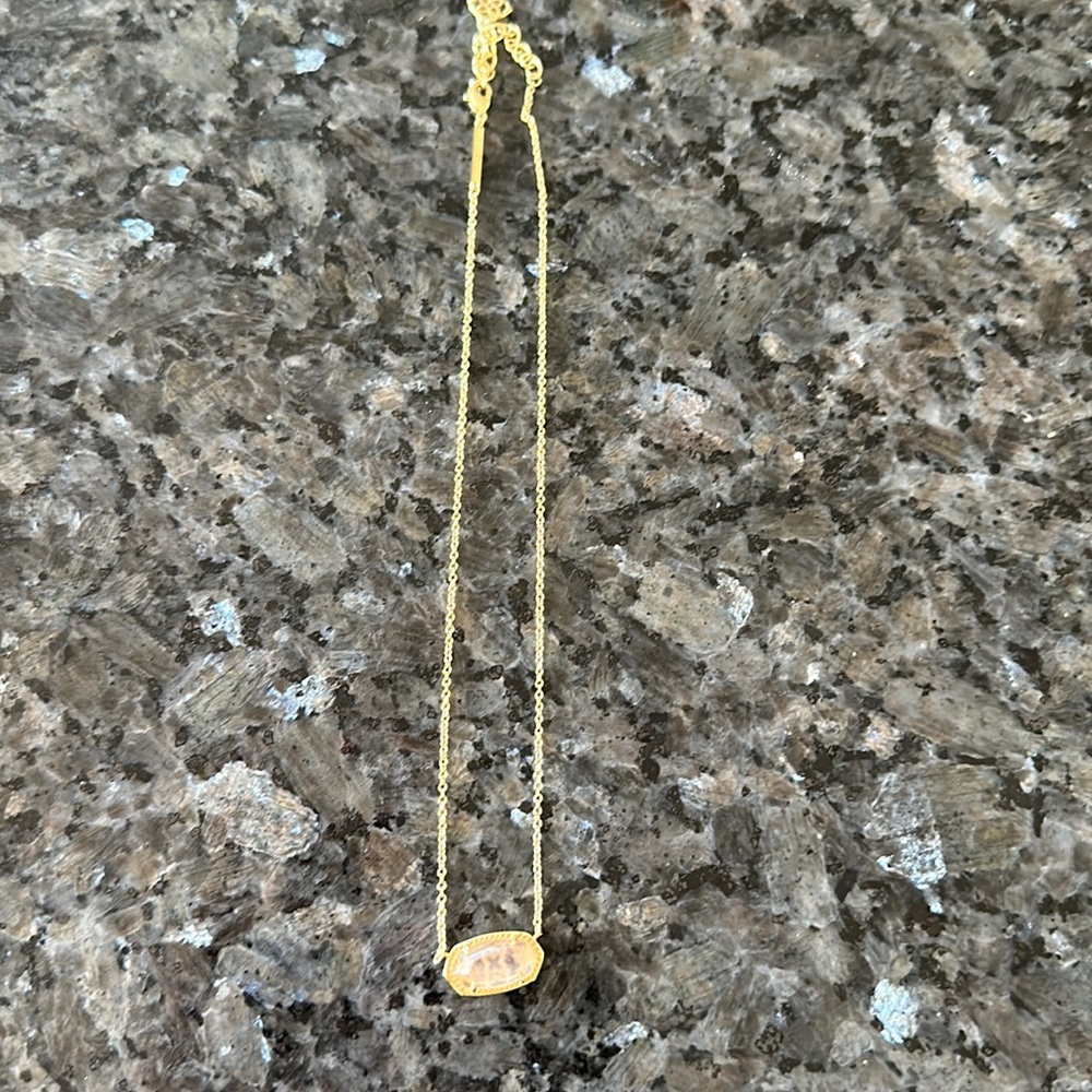 Kendra Scott Elisa pendant rose quartz